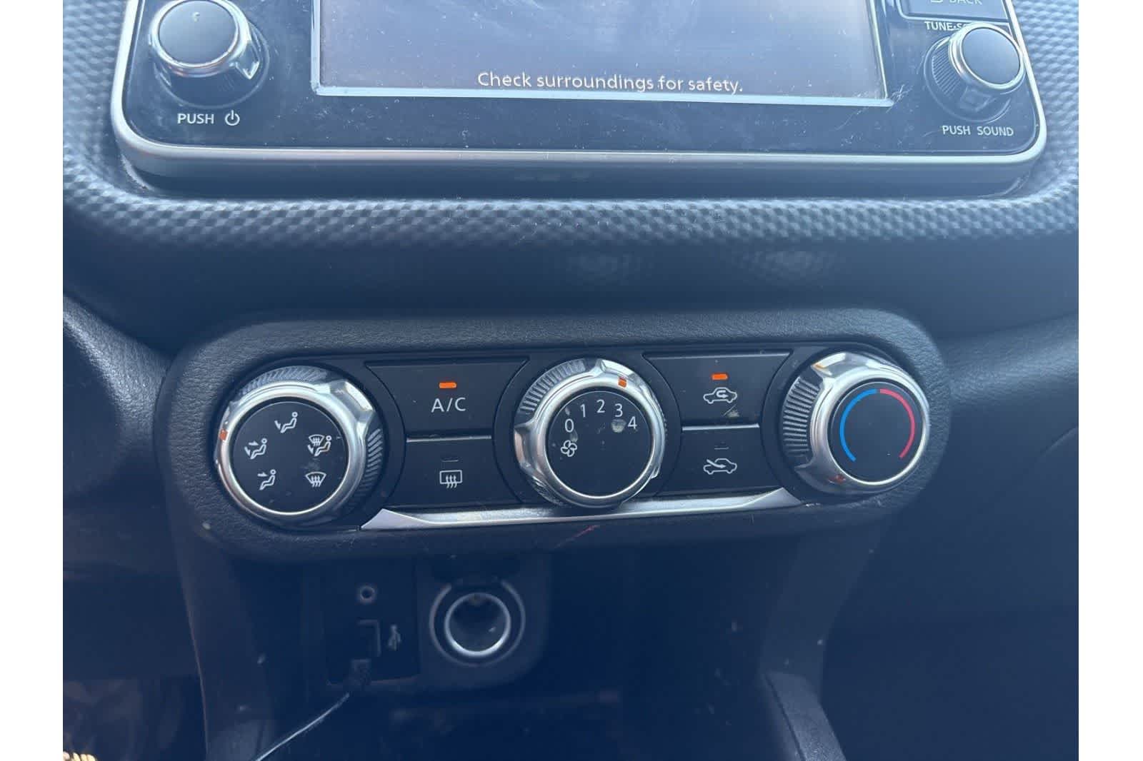 Thumbnail: 2021 Nissan Kicks - 18