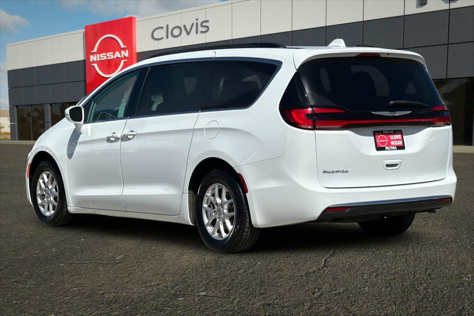 Thumbnail: 2022 Chrysler Pacifica - 7