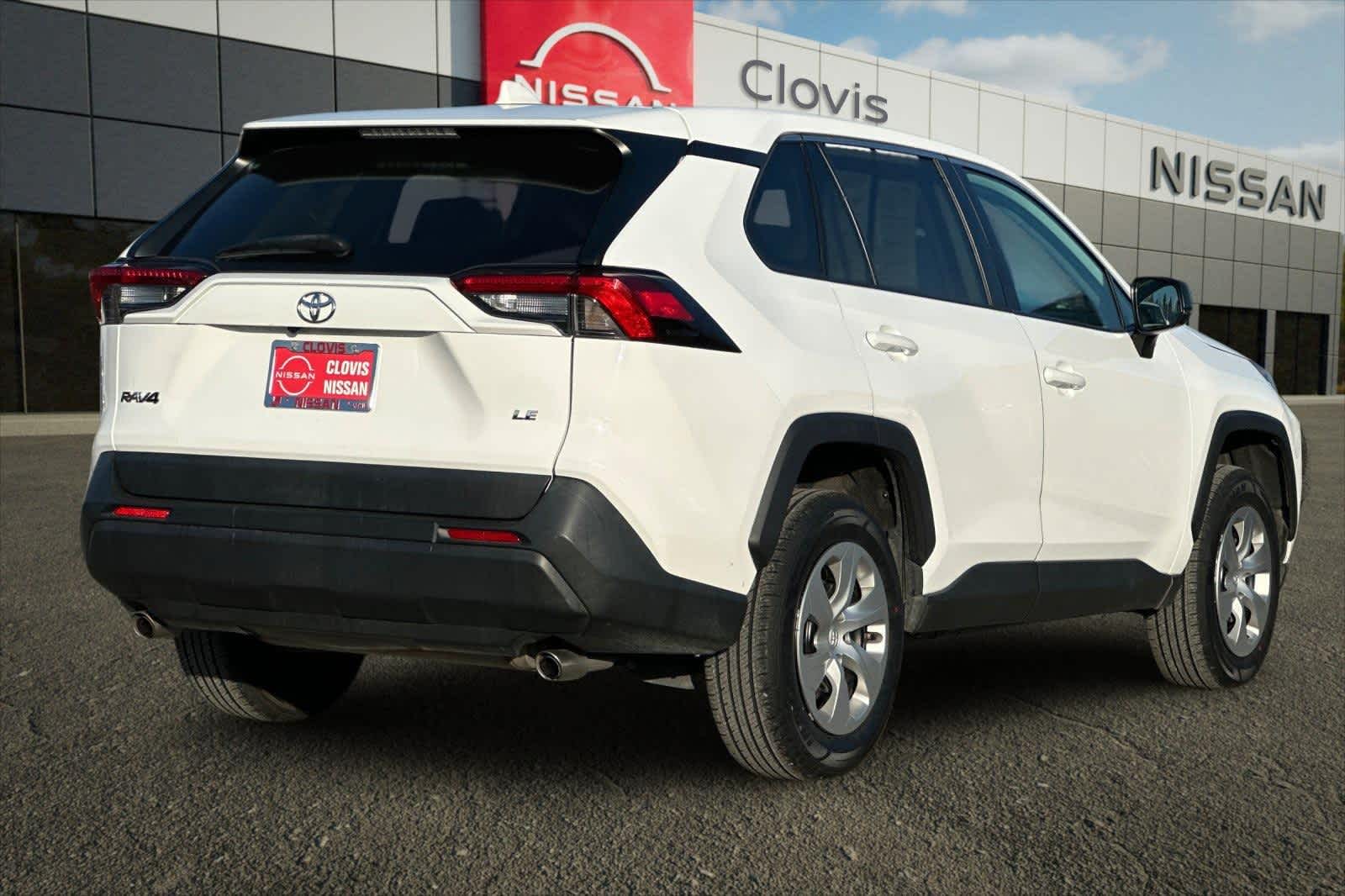 Thumbnail: 2022 Toyota RAV4 - 3