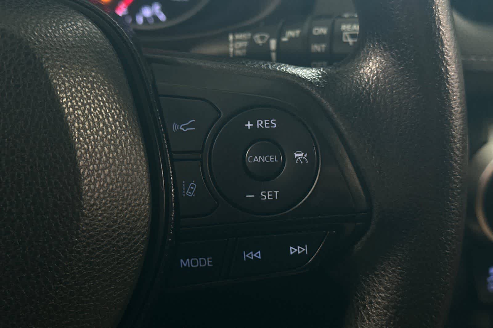 Thumbnail: 2020 Toyota RAV4 - 30