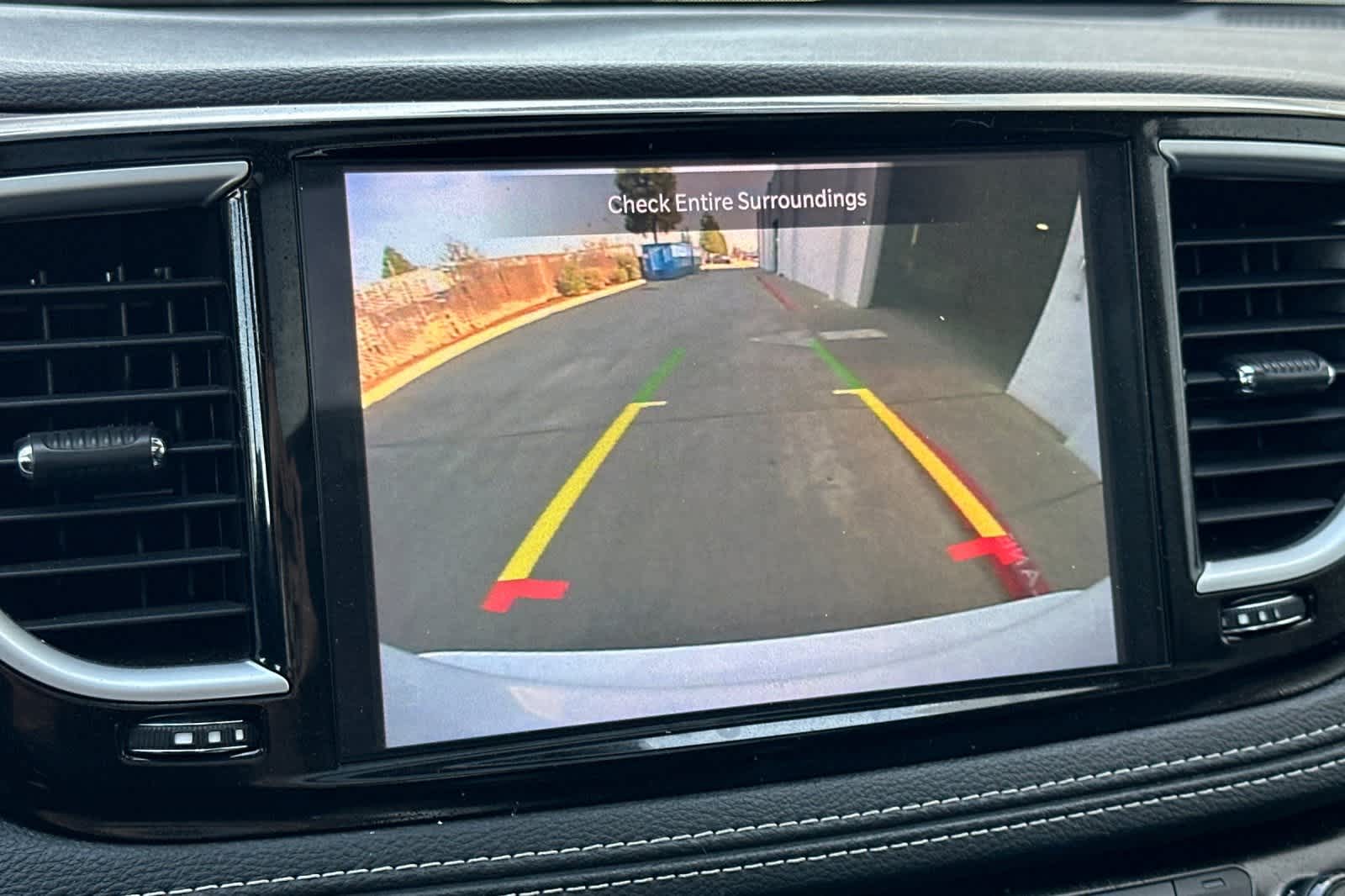 Thumbnail: 2023 Chrysler Pacifica - 22