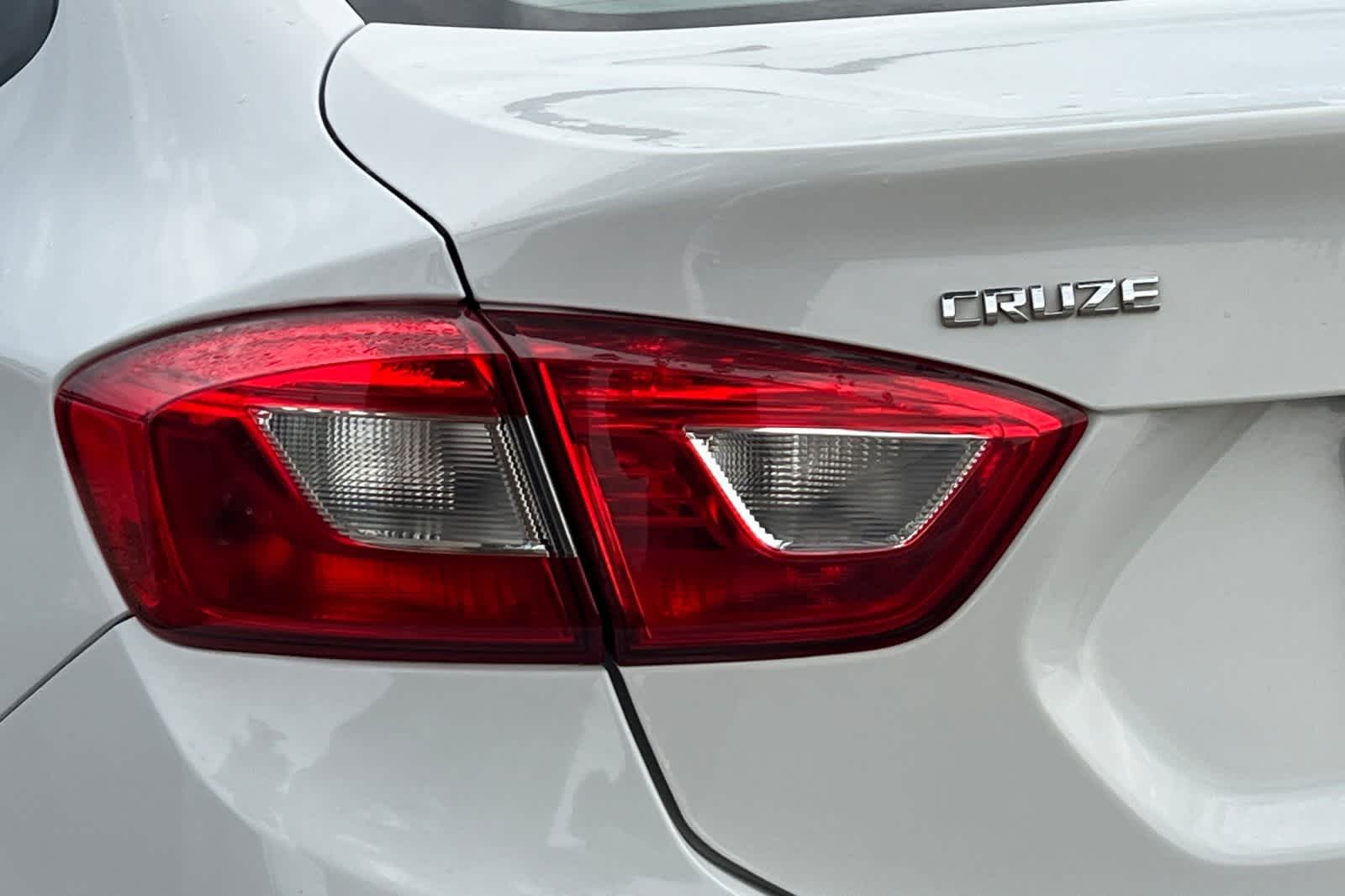 Thumbnail: 2017 Chevrolet Cruze - 15