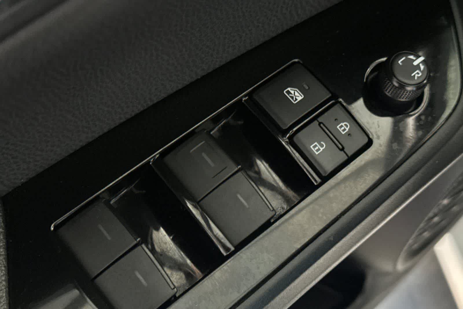 Thumbnail: 2019 Toyota Prius Prime - 14