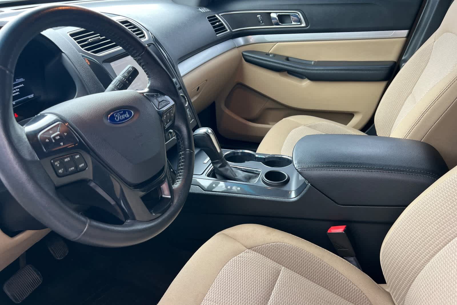 Thumbnail: 2016 Ford Explorer - 12