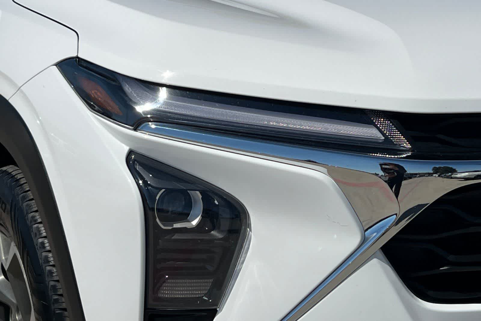 Thumbnail: 2024 Chevrolet Trax - 33