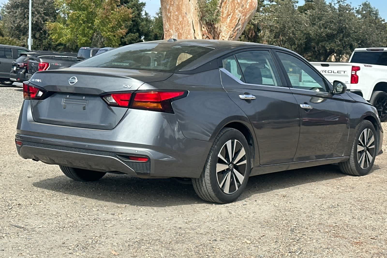 Thumbnail: 2022 Nissan Altima - 3