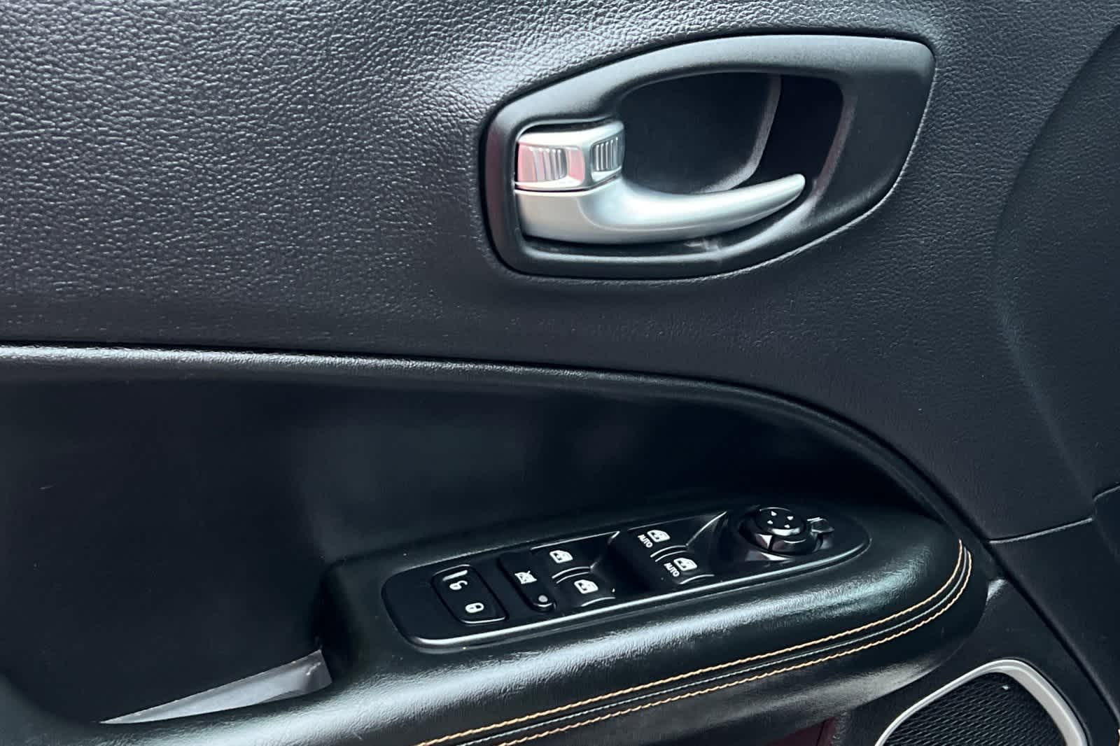 Thumbnail: 2018 Jeep Compass - 13