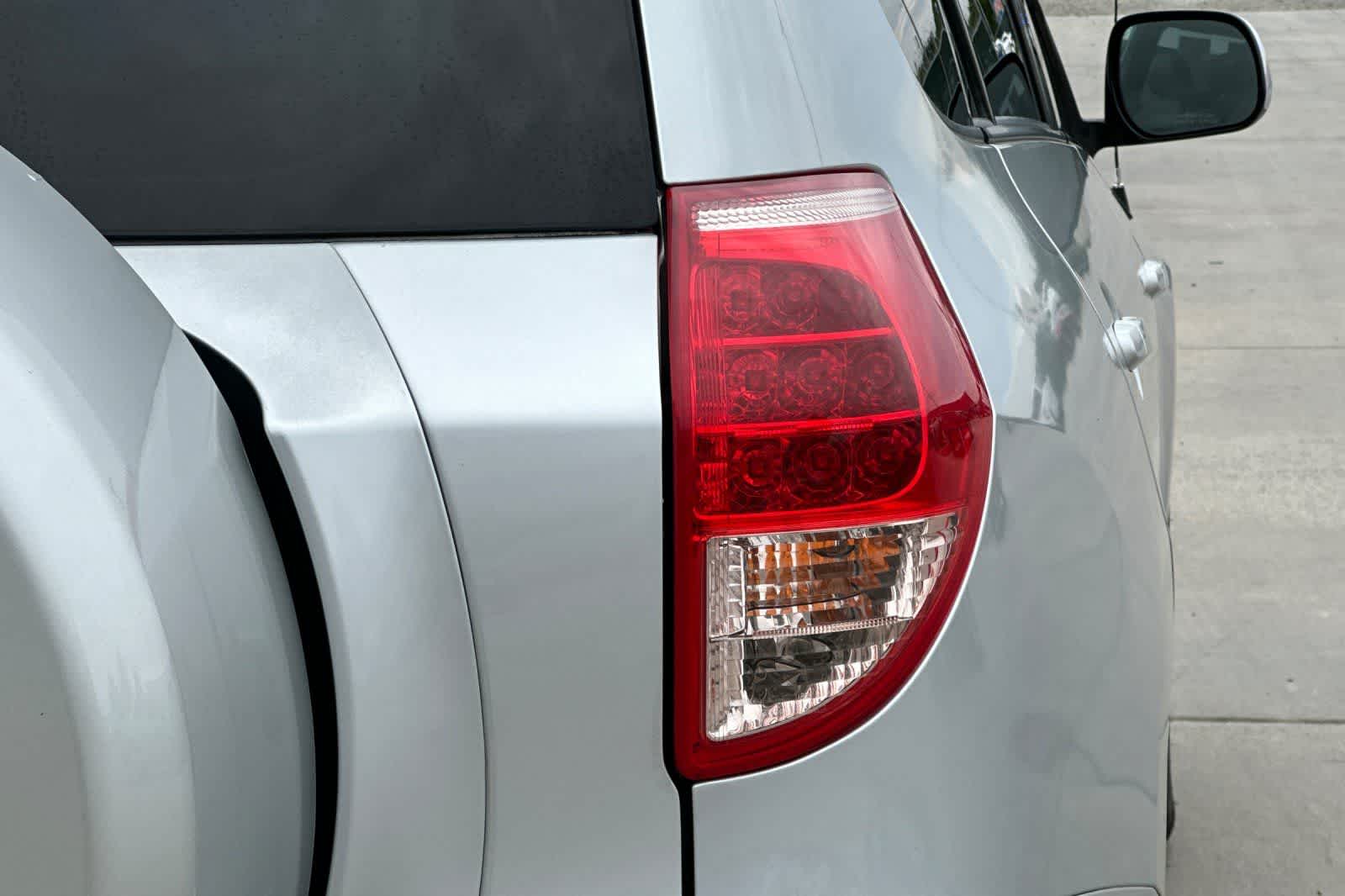 Thumbnail: 2008 Toyota RAV4 - 32
