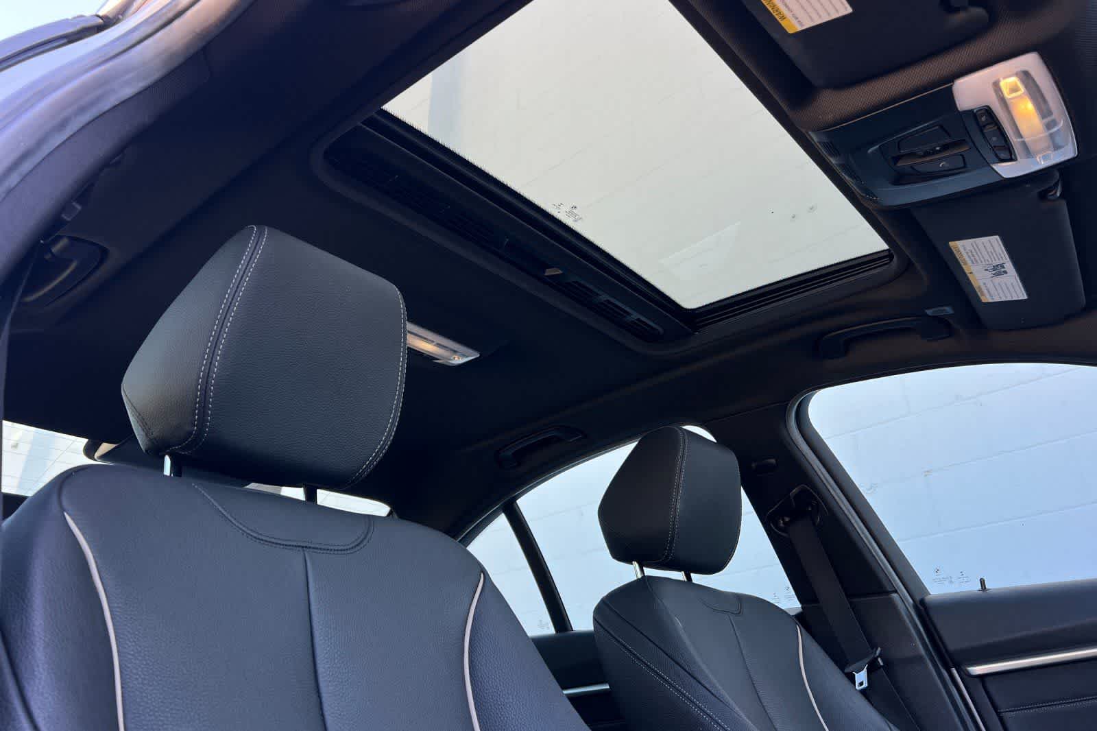 Thumbnail: 2017 BMW 3 Series - 18