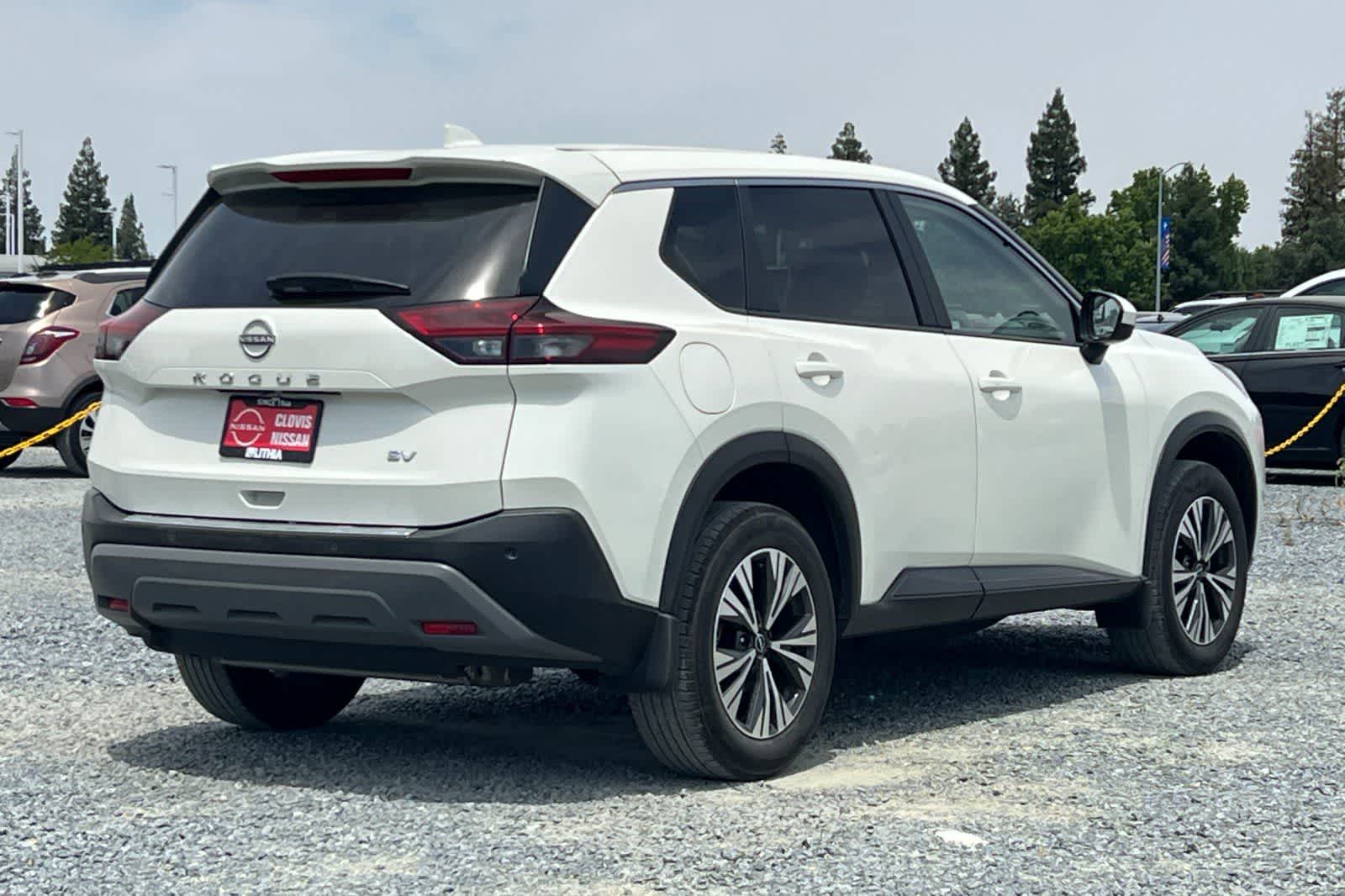 Thumbnail: 2023 Nissan Rogue - 3