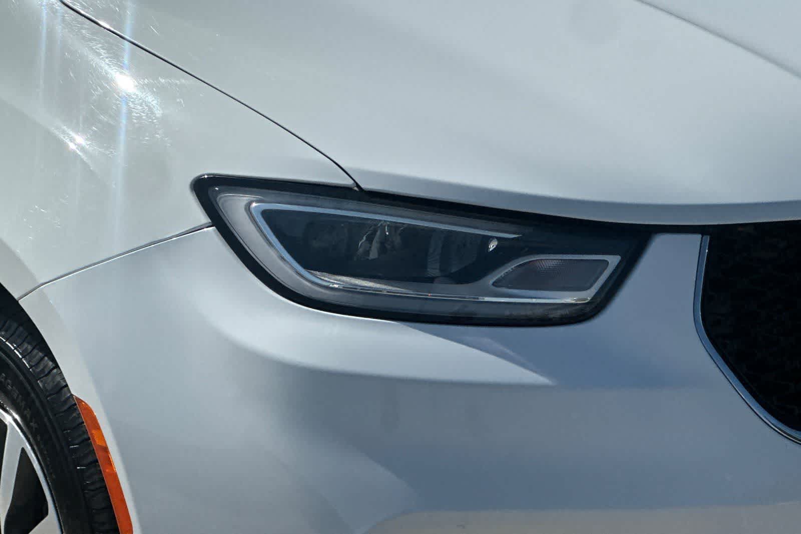 Thumbnail: 2023 Chrysler Pacifica - 32