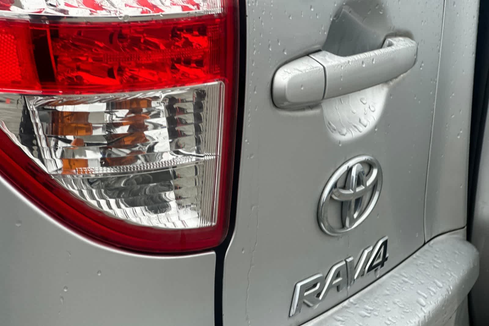 Thumbnail: 2011 Toyota RAV4 - 16