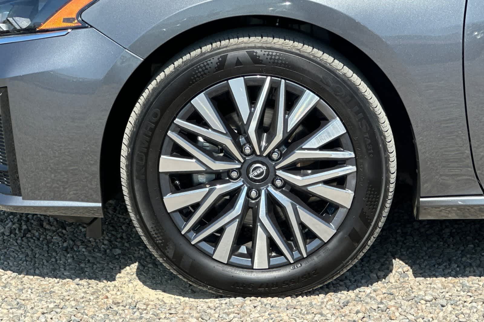 2025 Nissan Altima SV 12