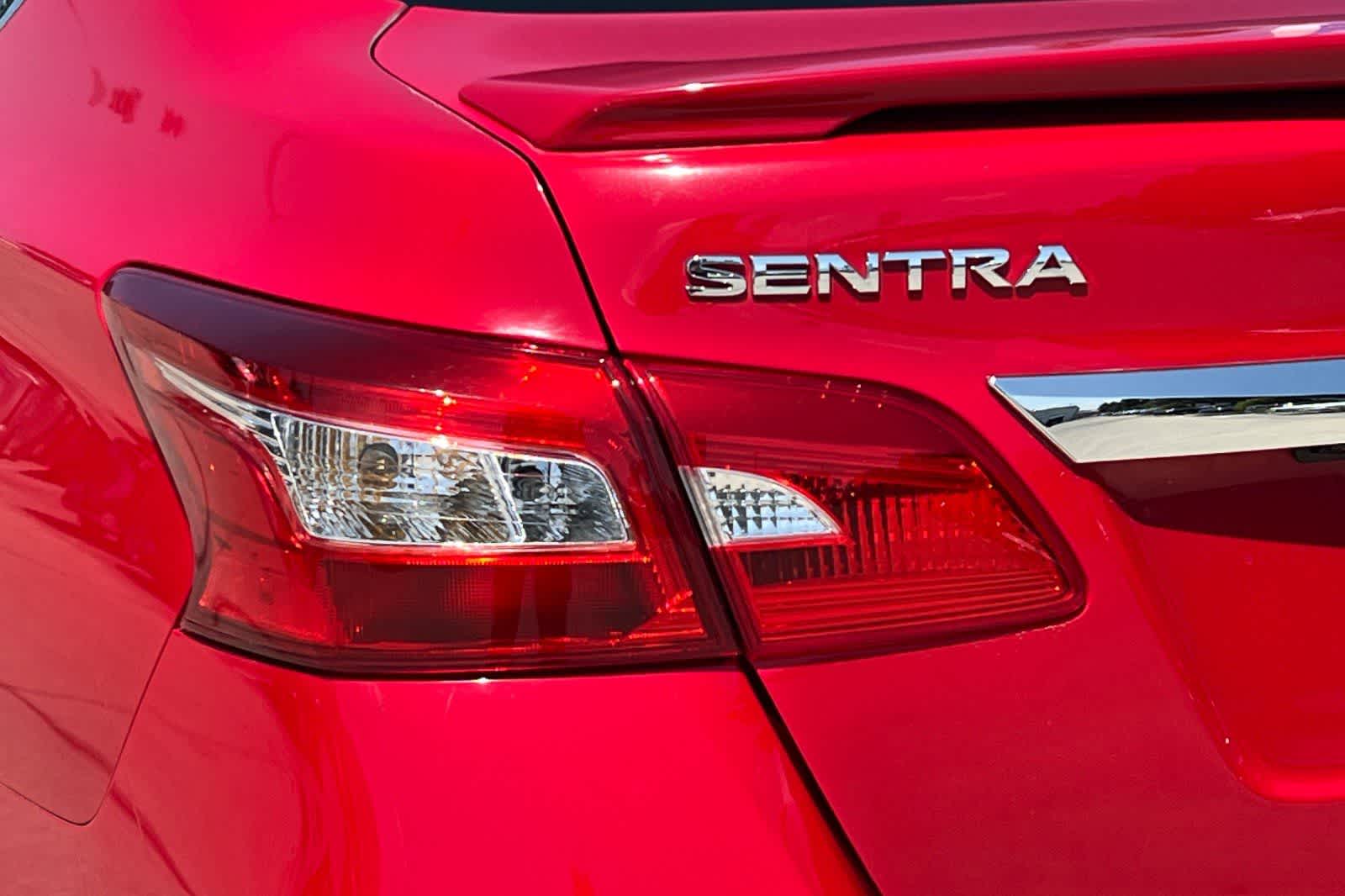 Thumbnail: 2016 Nissan Sentra - 13