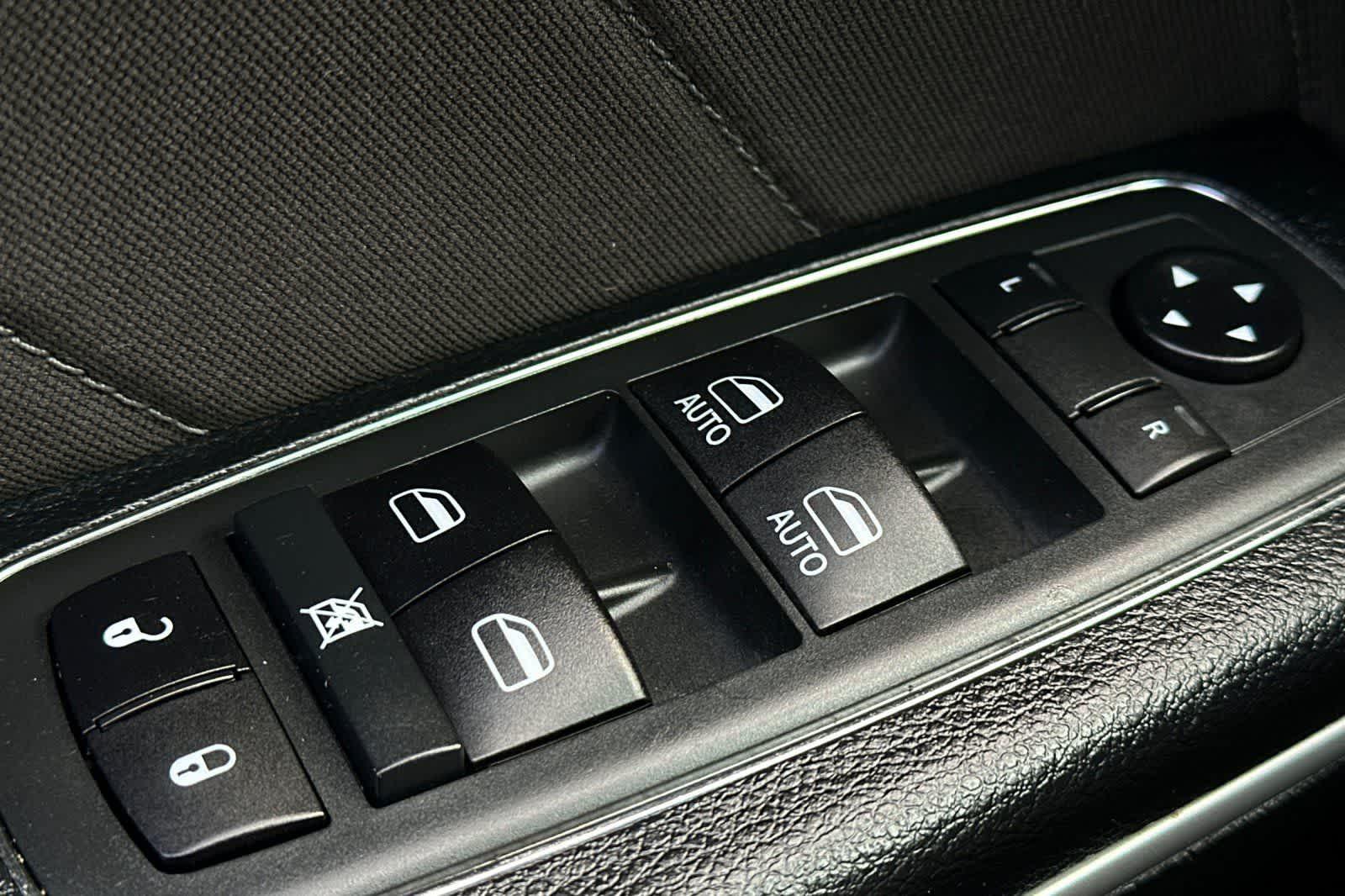 Thumbnail: 2020 Dodge Charger - 14