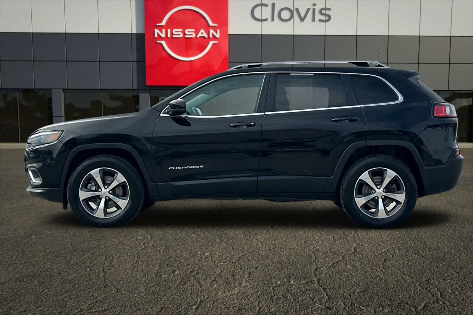 Thumbnail: 2019 Jeep Cherokee - 6