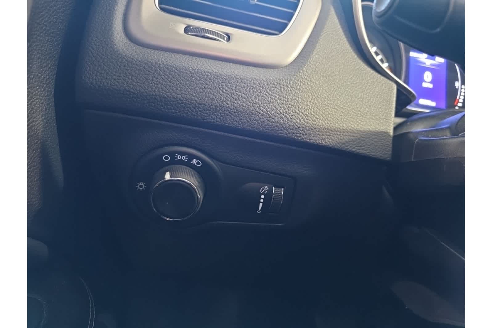 Thumbnail: 2021 Jeep Compass - 32