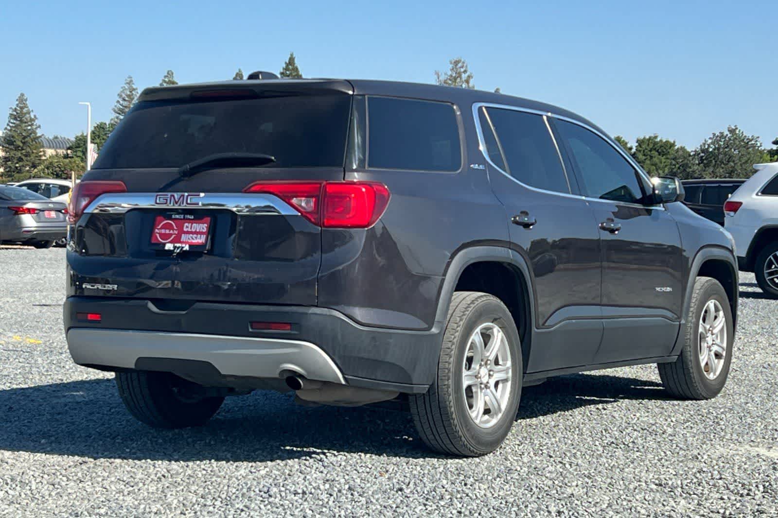 Thumbnail: 2018 GMC Acadia - 3