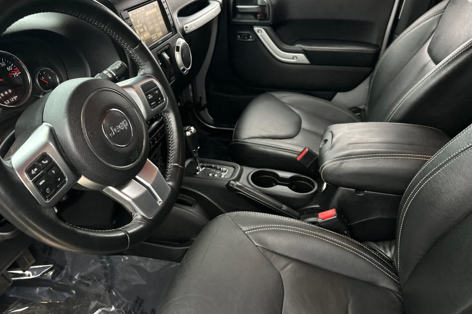 Thumbnail: 2016 Jeep Wrangler - 12