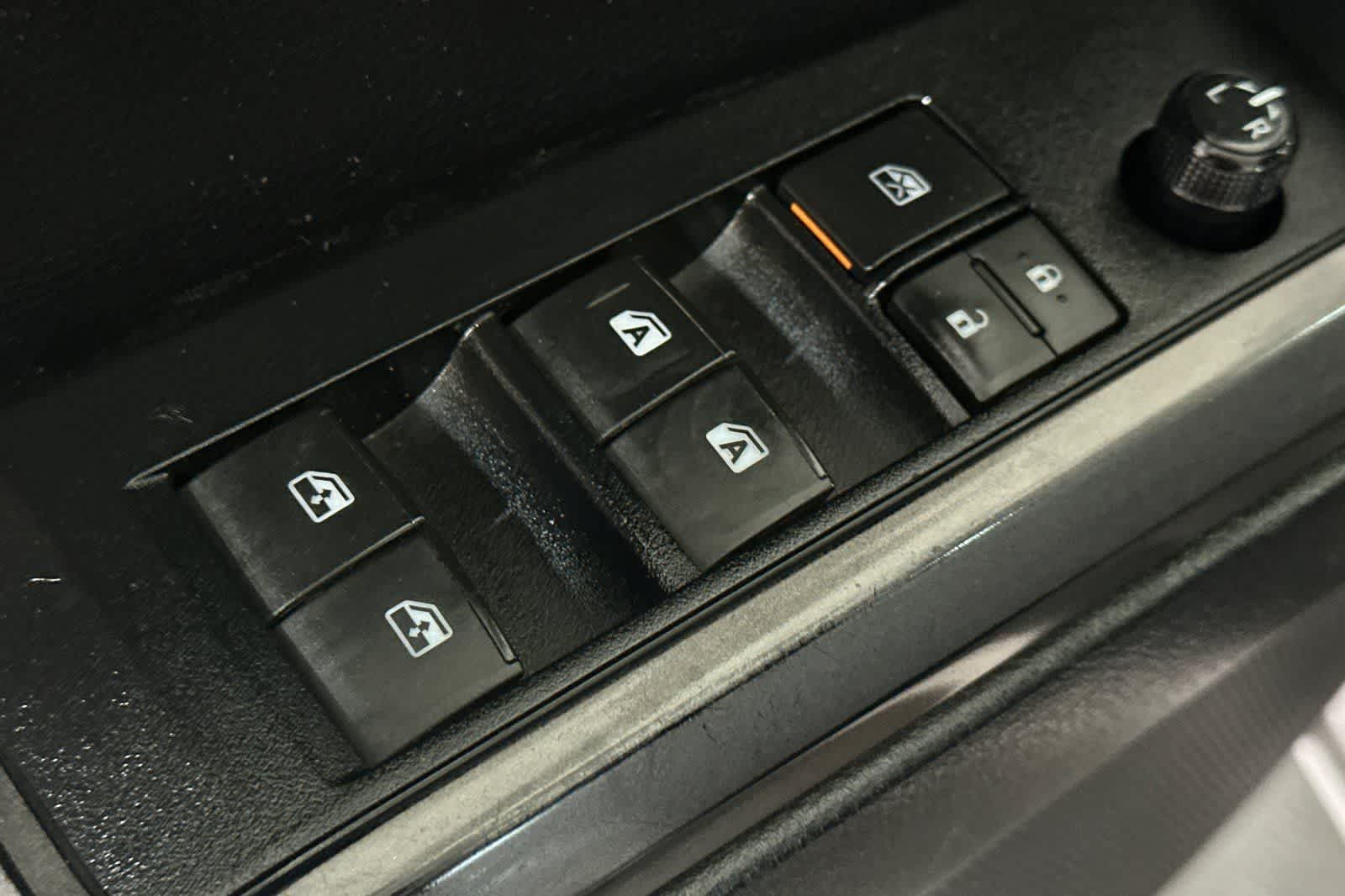 Thumbnail: 2020 Toyota Tacoma - 14