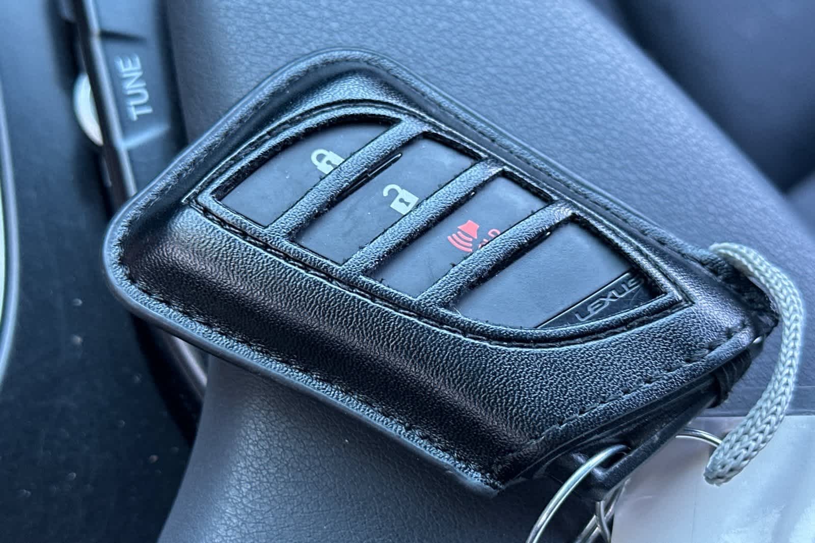 Thumbnail: 2021 Lexus UX - 29