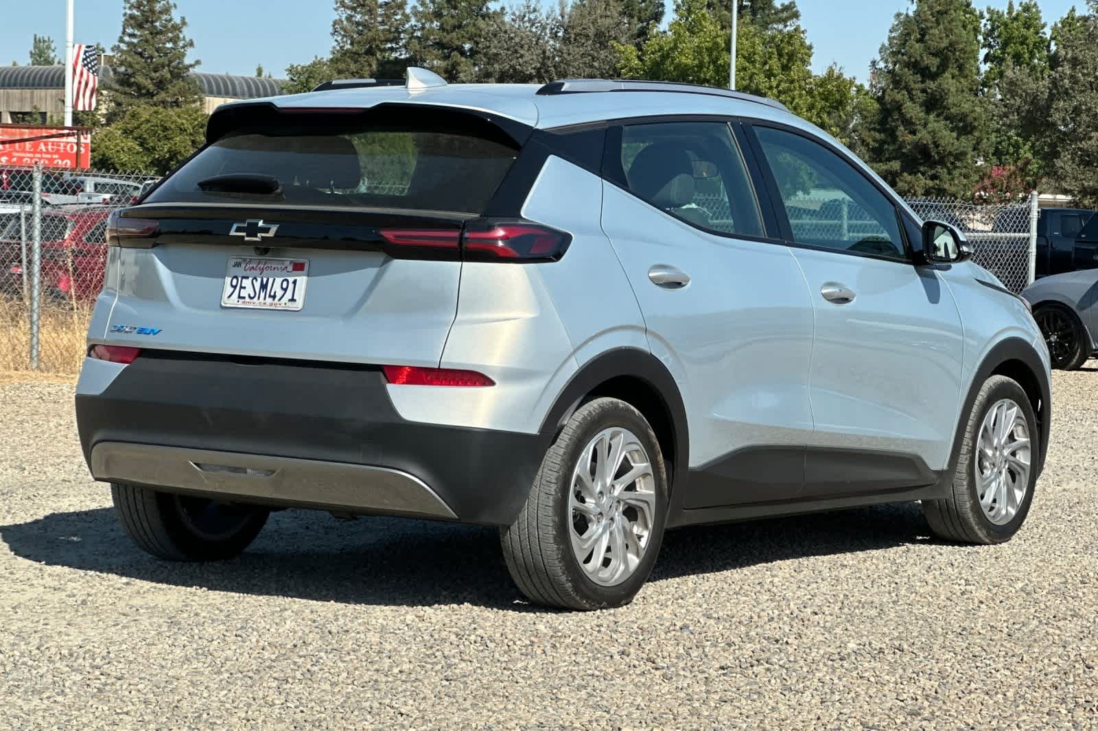 Thumbnail: 2023 Chevrolet Bolt EUV - 3