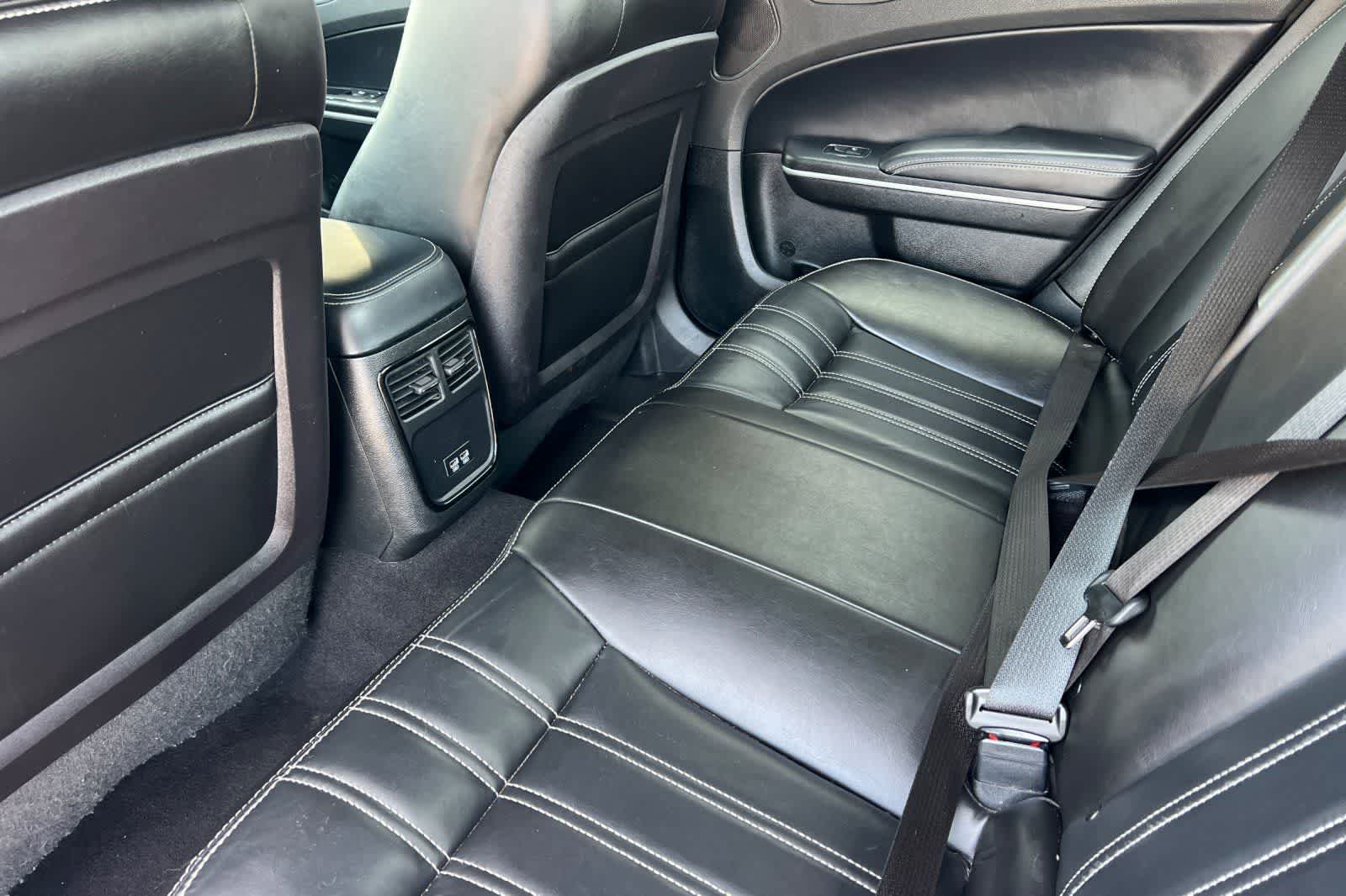 Thumbnail: 2023 Chrysler 300 - 5