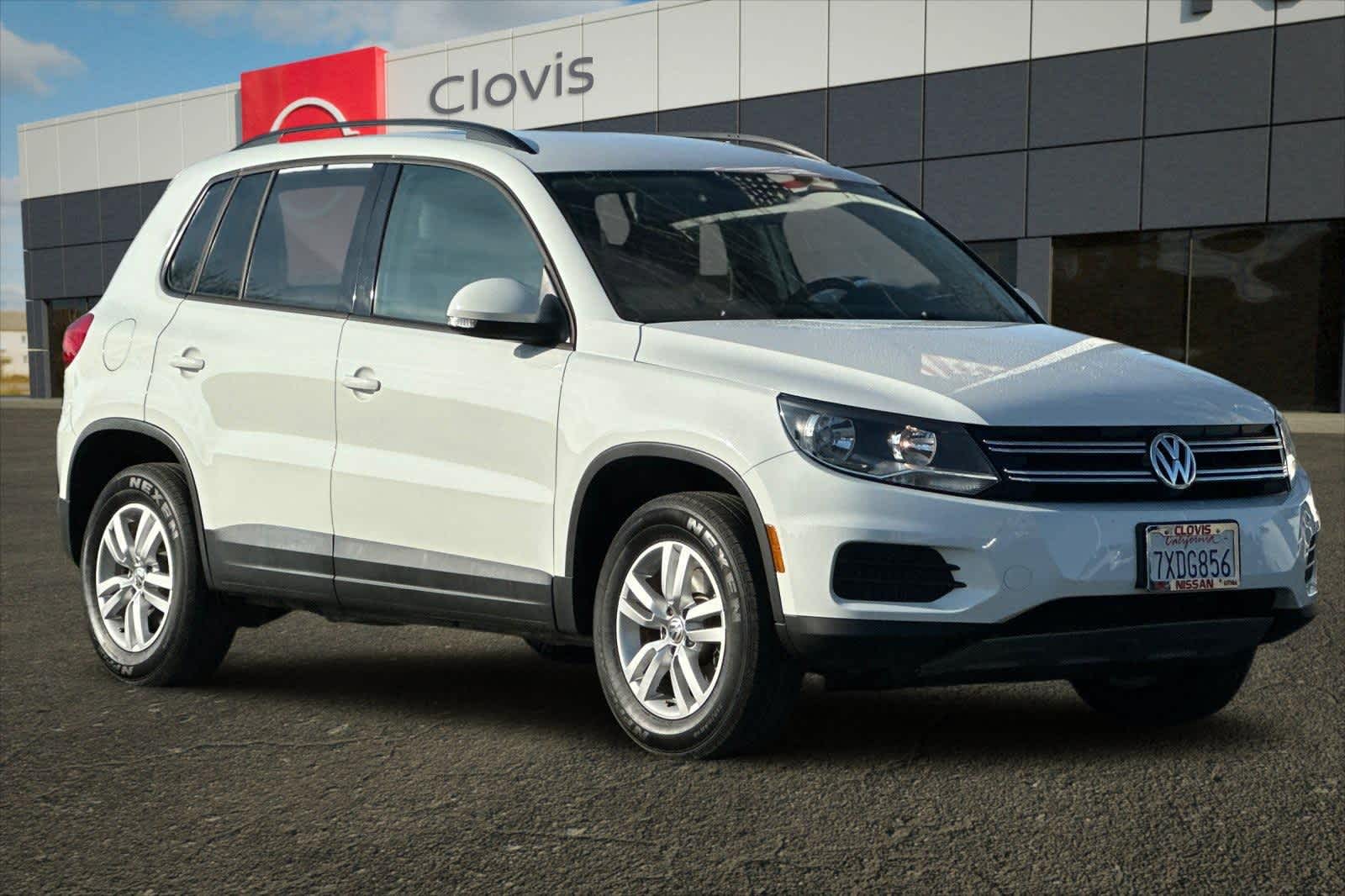 Thumbnail: 2017 Volkswagen Tiguan - 10
