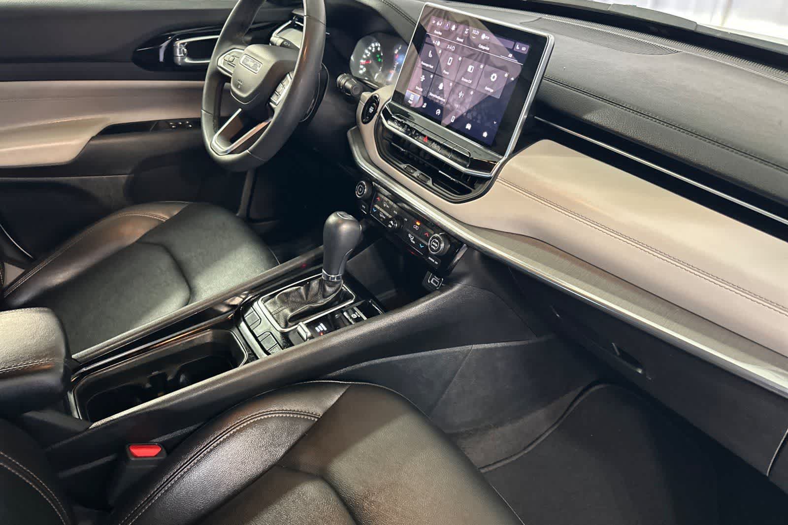 Thumbnail: 2024 Jeep Compass - 18