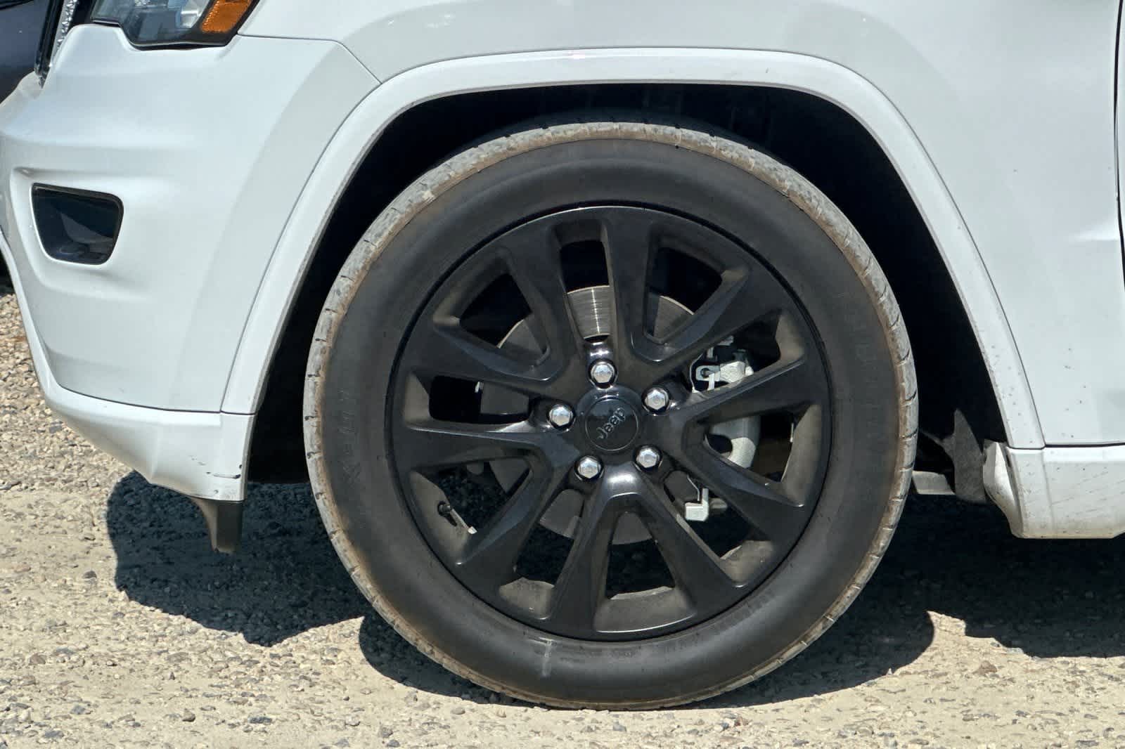 Thumbnail: 2018 Jeep Grand Cherokee - 12