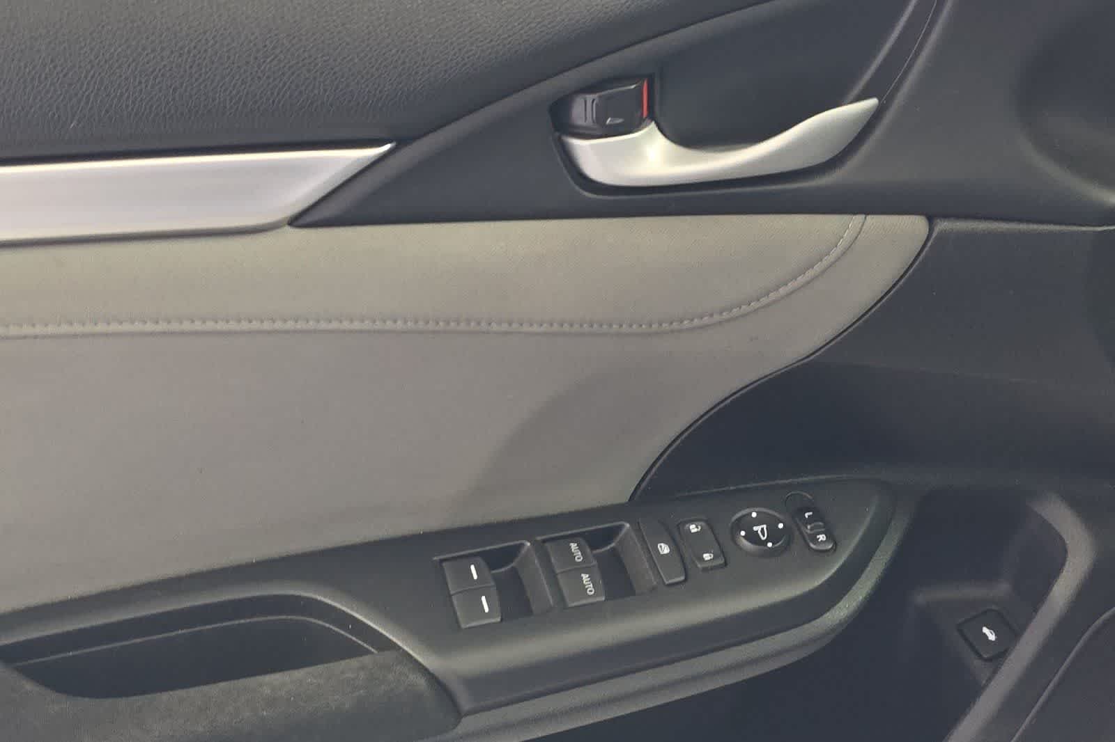 Thumbnail: 2018 Honda Civic - 15
