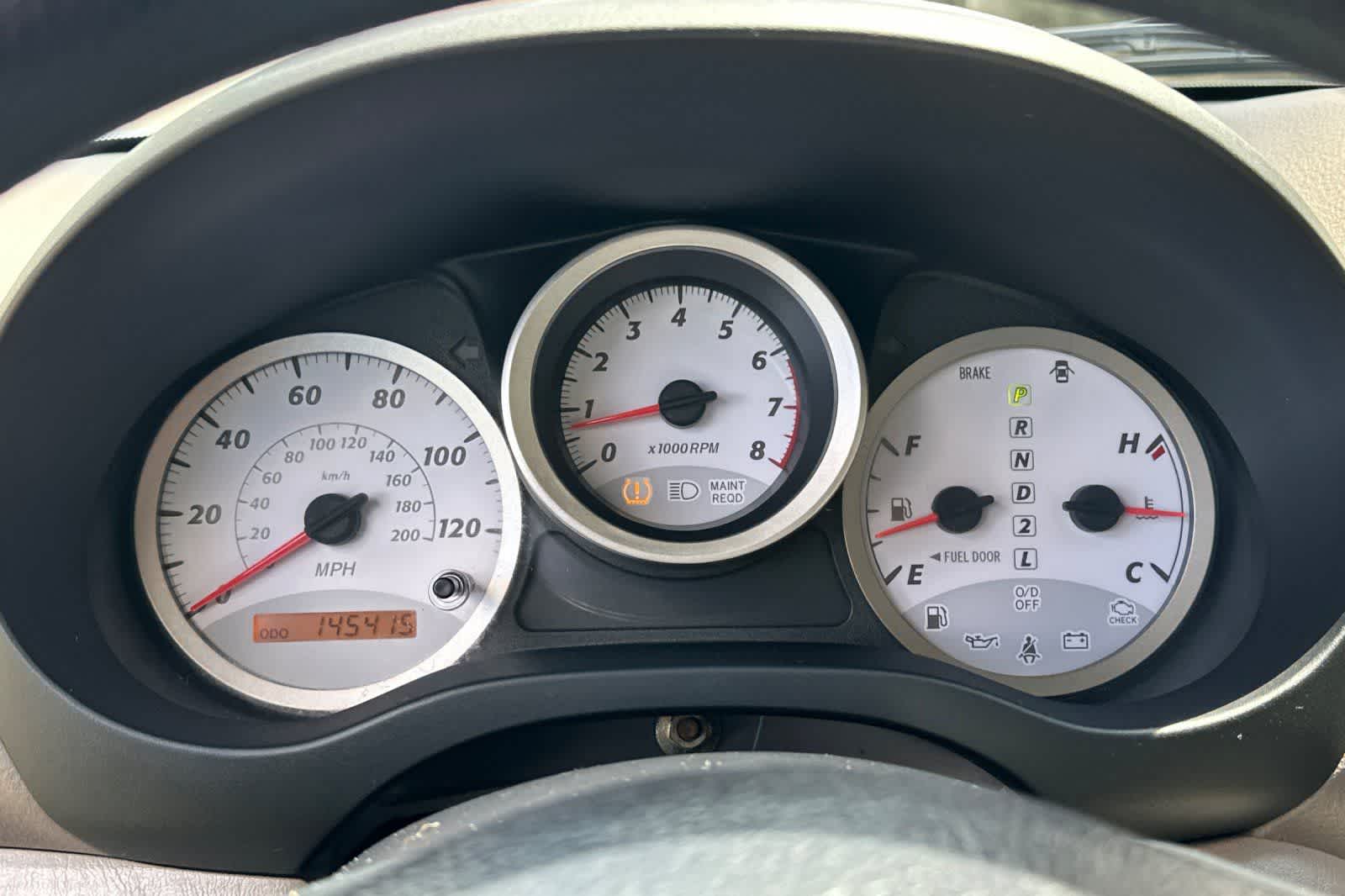 Thumbnail: 2004 Toyota RAV4 - 28