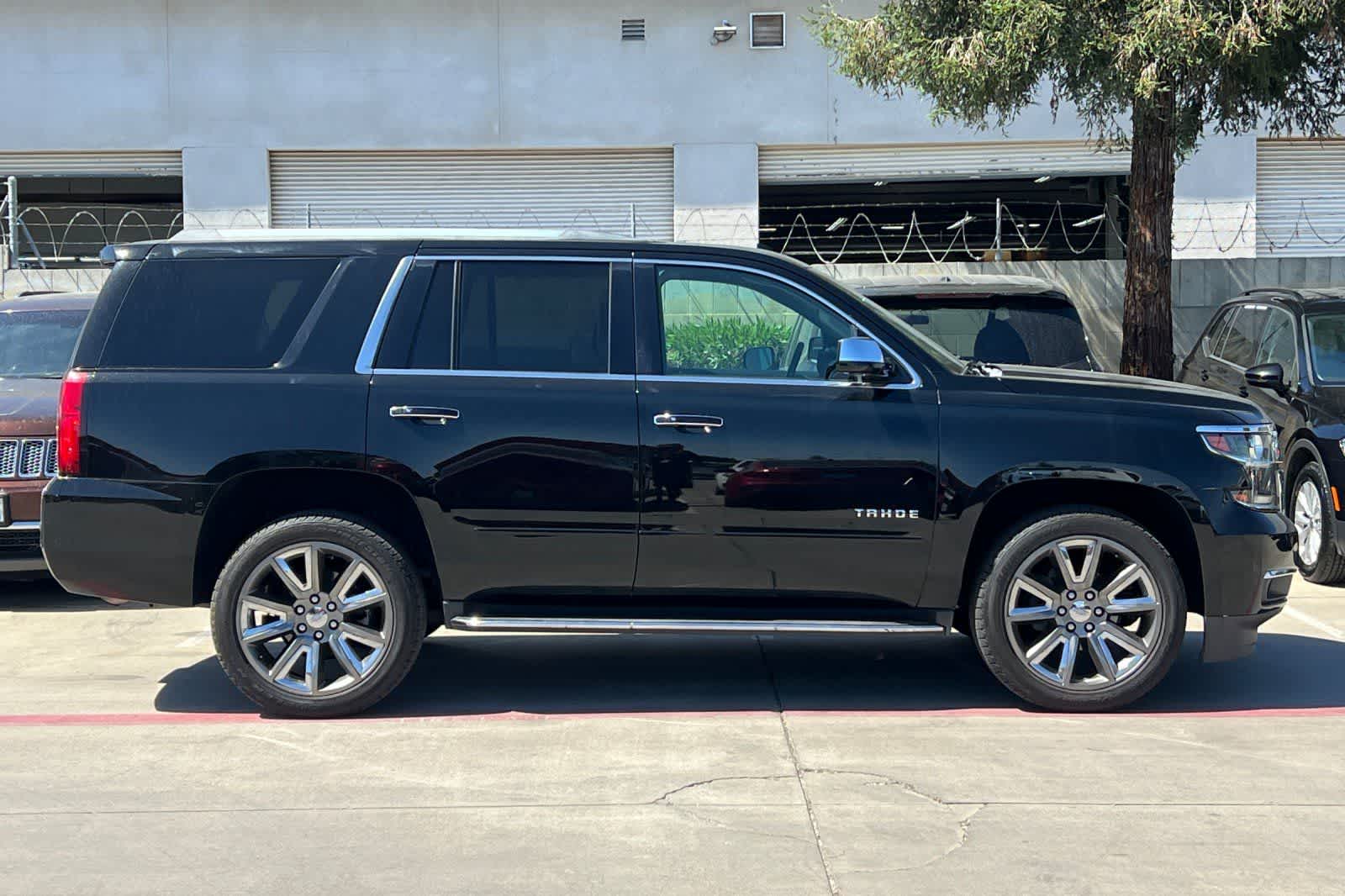 Thumbnail: 2019 Chevrolet Tahoe - 9