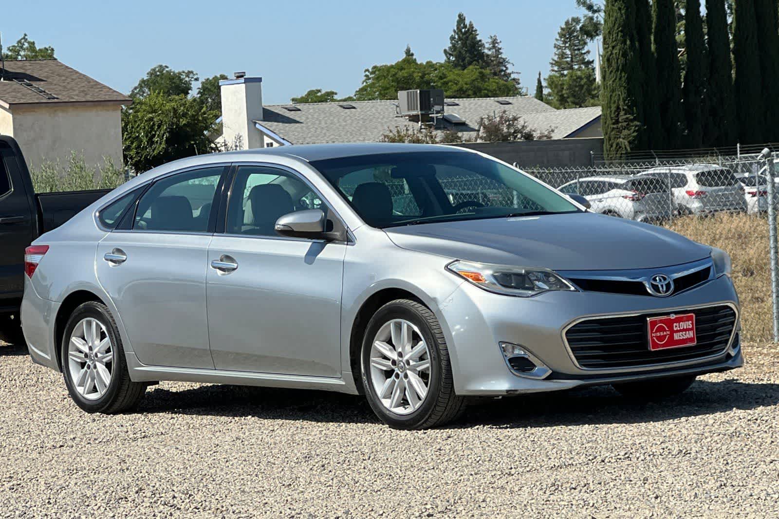 Thumbnail: 2015 Toyota Avalon - 10