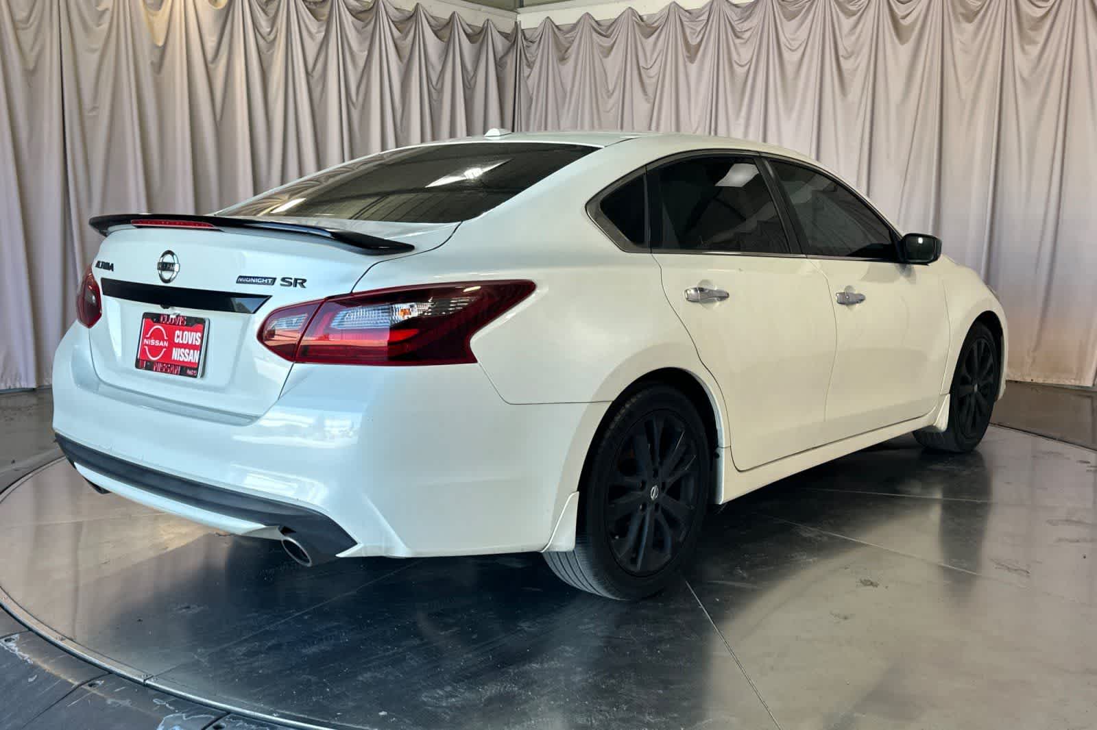 Thumbnail: 2018 Nissan Altima - 3