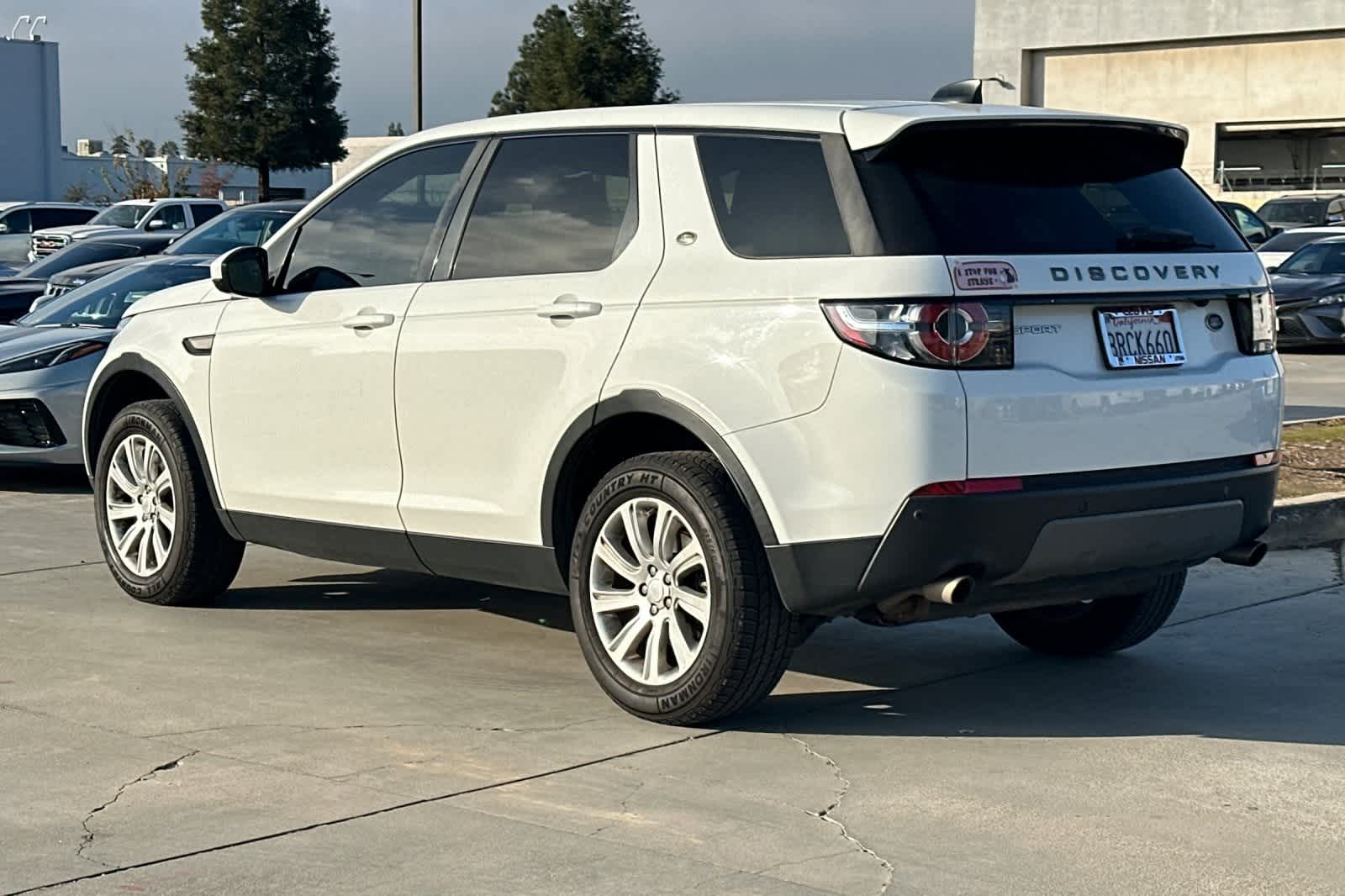 Thumbnail: 2017 Land Rover Discovery Sport - 7