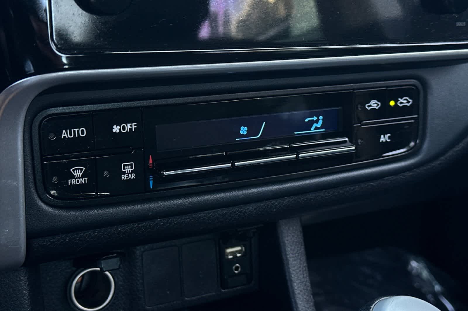 2017 Toyota Corolla LE 22