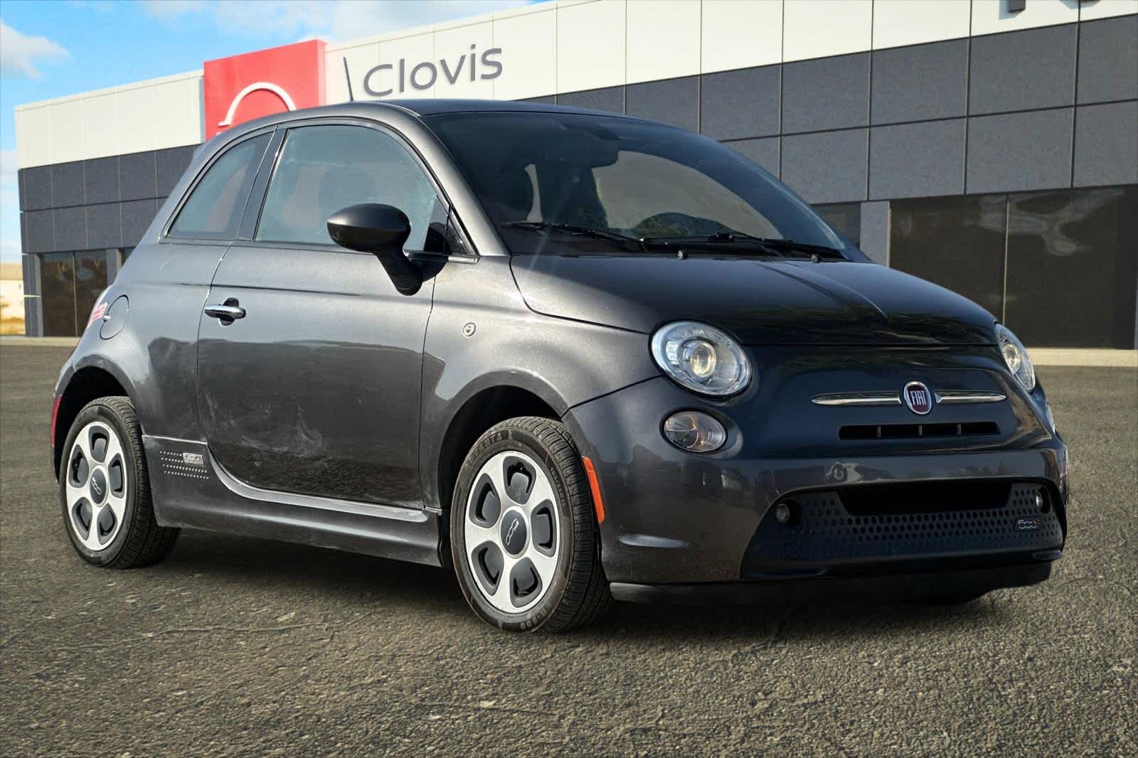 Thumbnail: 2017 Fiat 500e - 10
