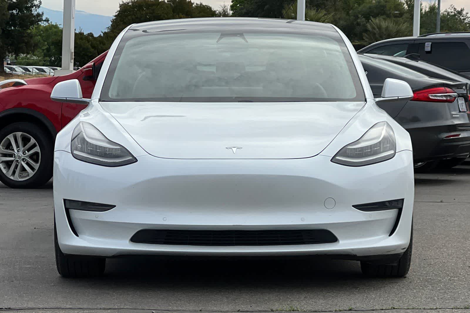 Thumbnail: 2019 Tesla Model 3 - 11