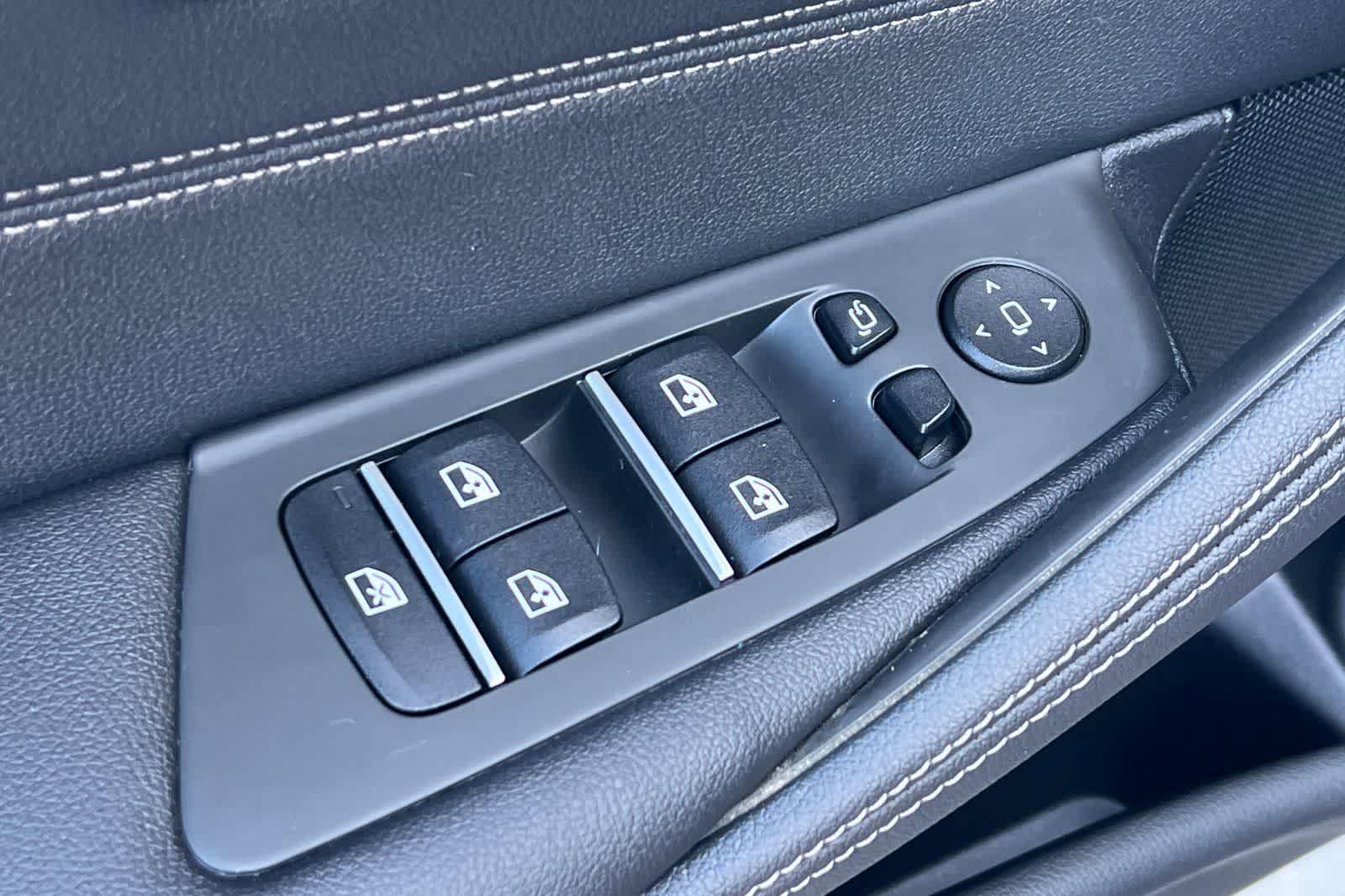 Thumbnail: 2023 BMW 5 Series - 14