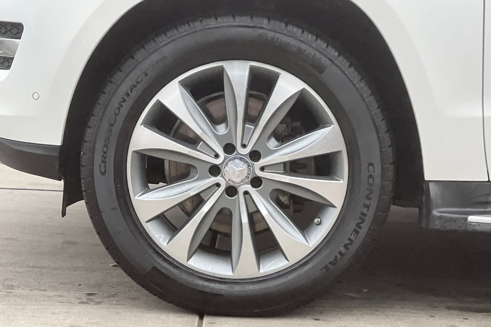 Thumbnail: 2016 Mercedes-Benz GL-Class - 38