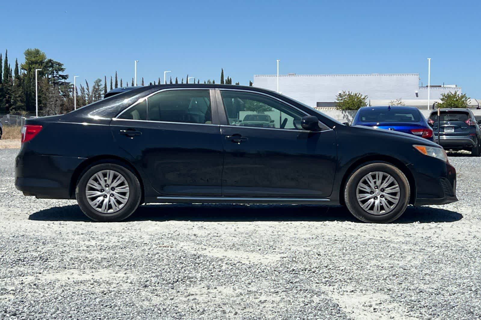 Thumbnail: 2014 Toyota Camry - 9