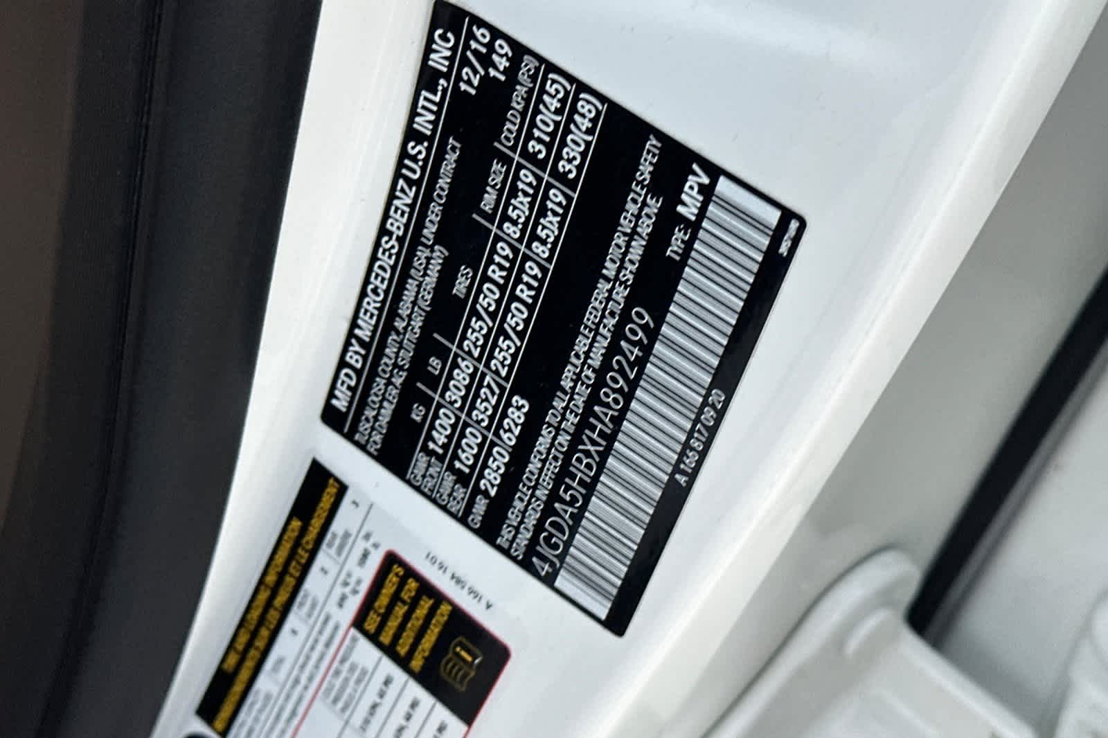 Thumbnail: 2017 Mercedes-Benz GLE - 30