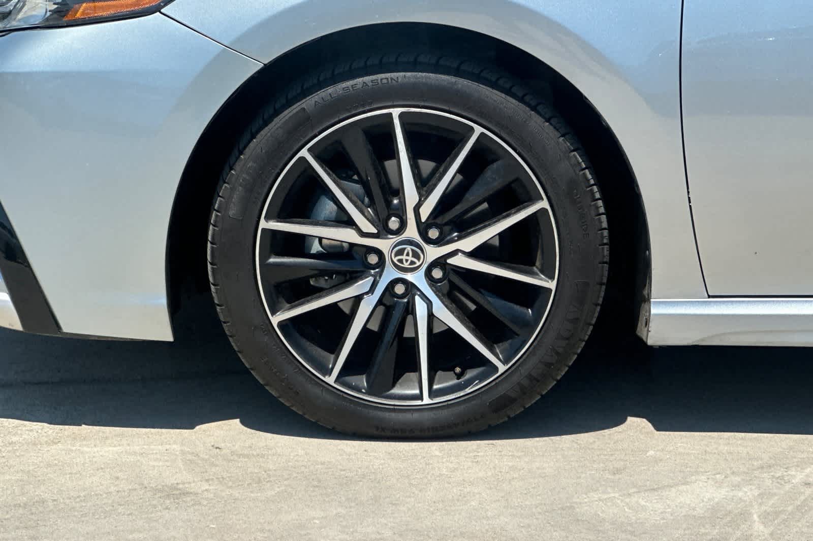 Thumbnail: 2023 Toyota Camry - 12