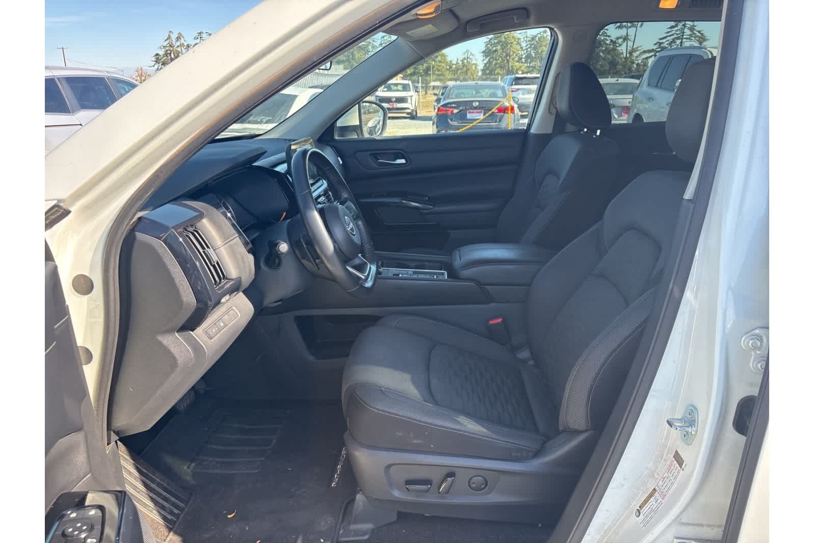 Thumbnail: 2022 Nissan Pathfinder - 12