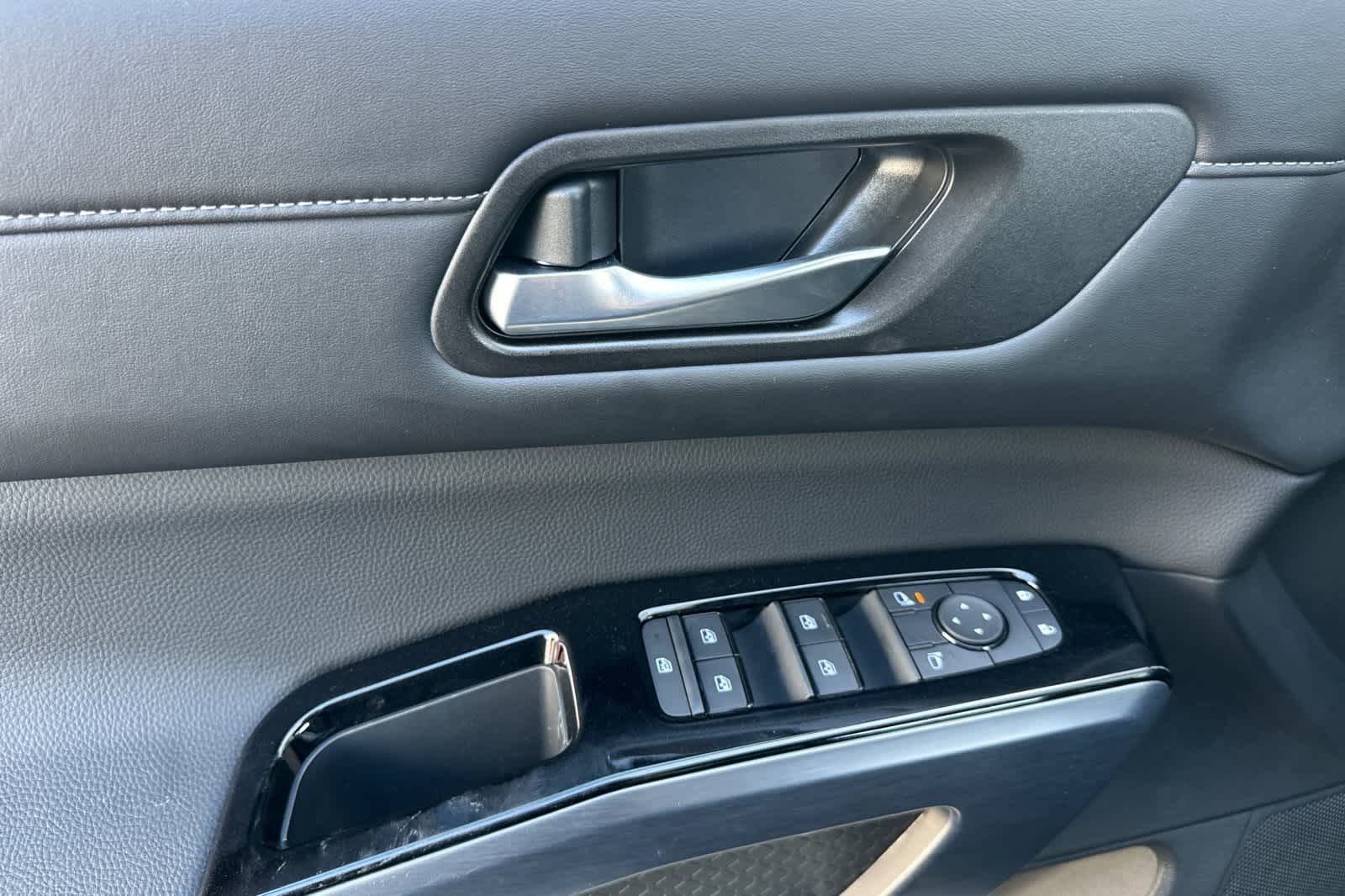 Thumbnail: 2025 Nissan Pathfinder - 13