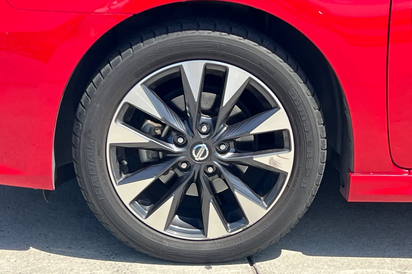 Thumbnail: 2016 Nissan Sentra - 12