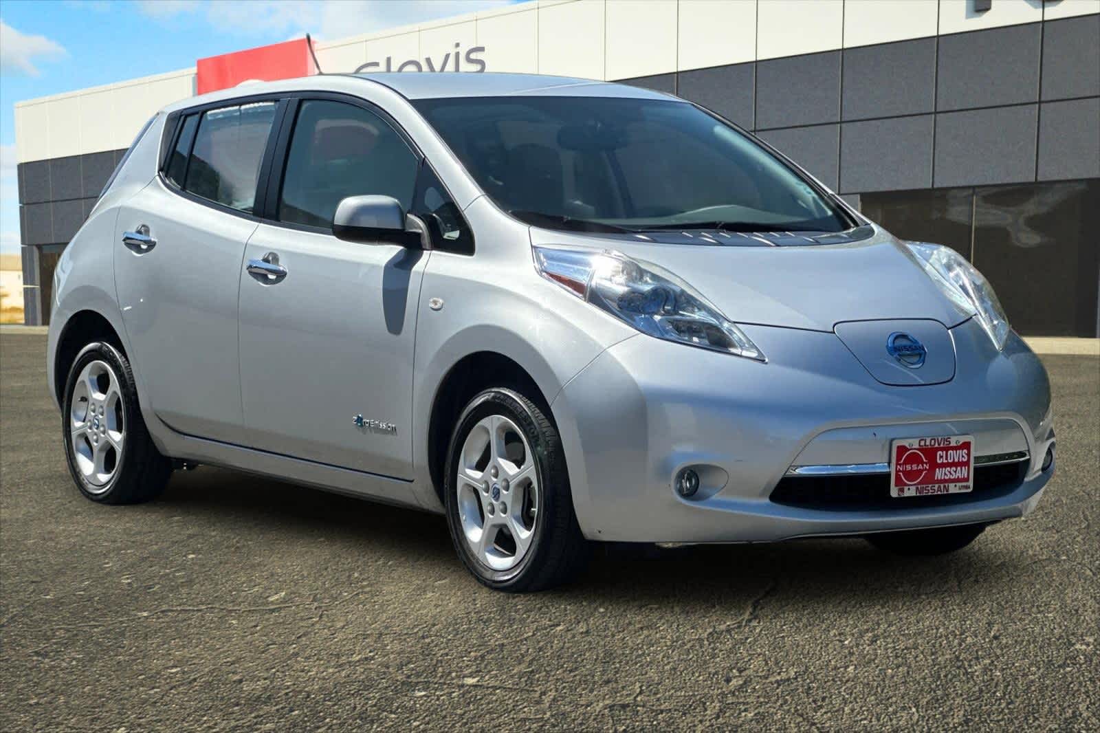 Thumbnail: 2011 Nissan Leaf - 10