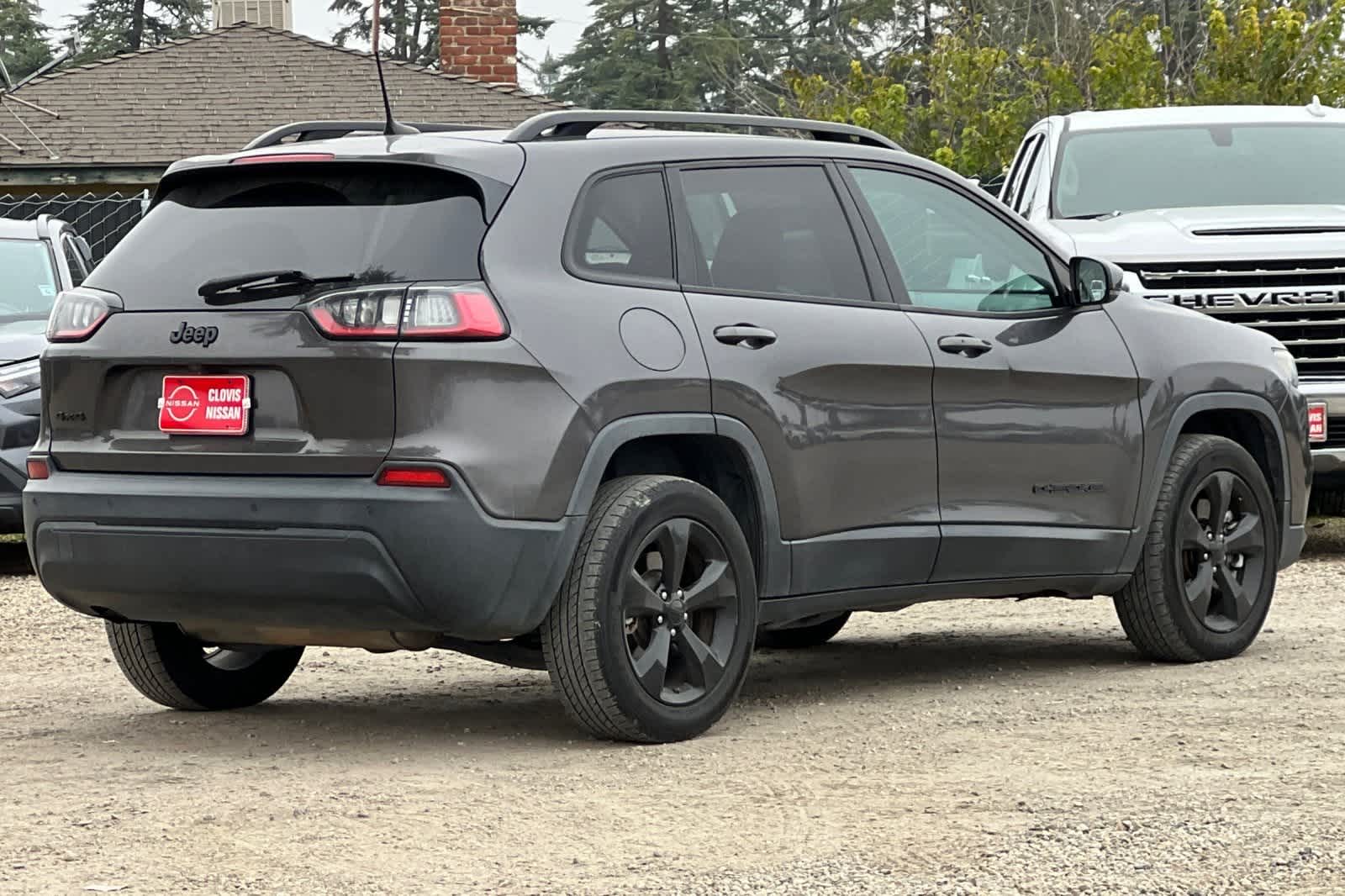 Thumbnail: 2019 Jeep Cherokee - 3