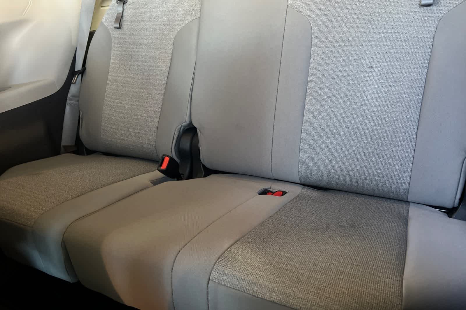 Thumbnail: 2021 Toyota Sienna - 18